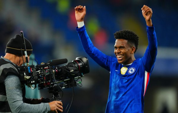 弗拉门戈总监:若放在十年前,埃斯特旺很可能是到葡萄牙射门